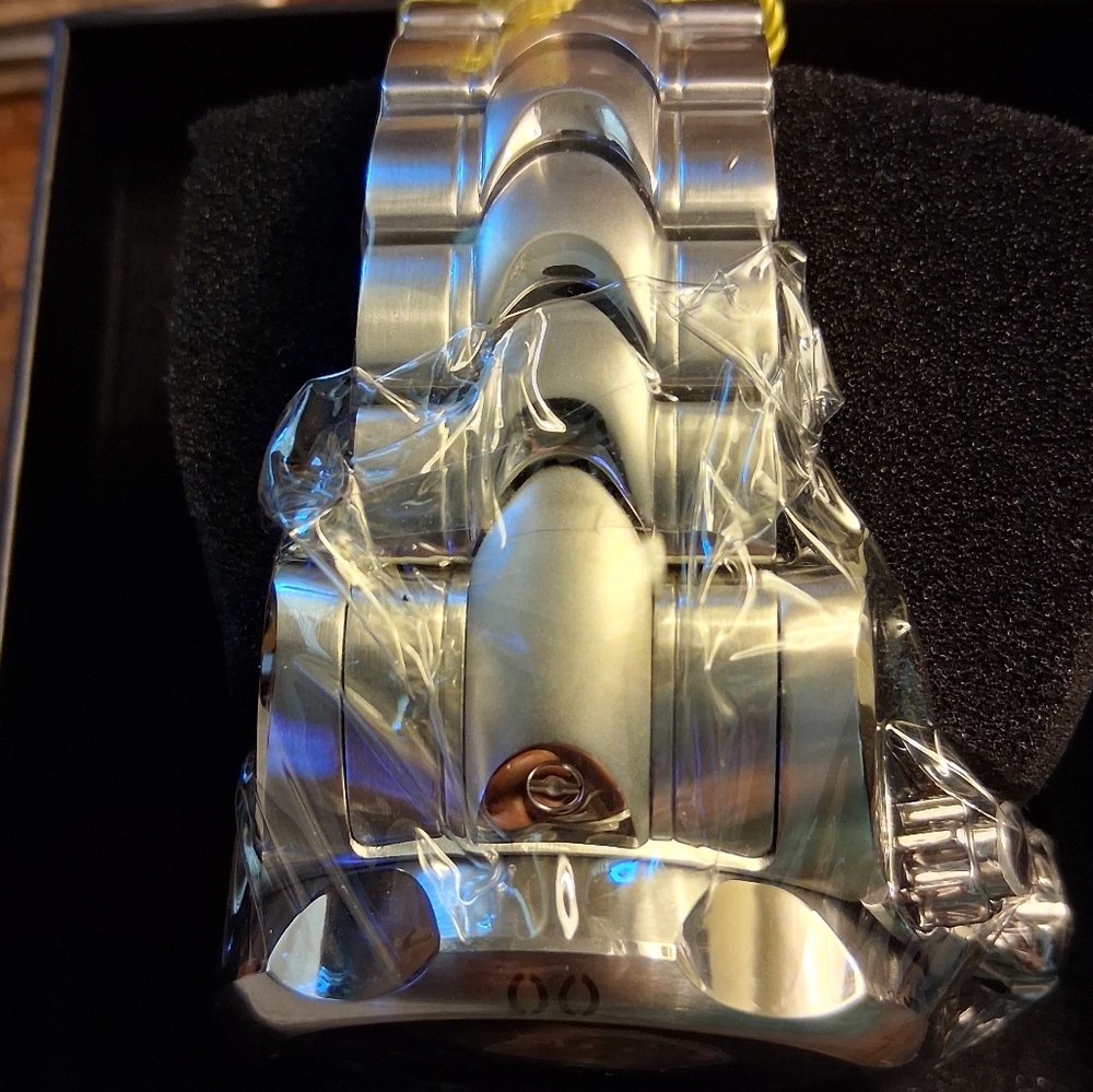 New Invicta venom Chronograph Watch - Picture 5 of 16